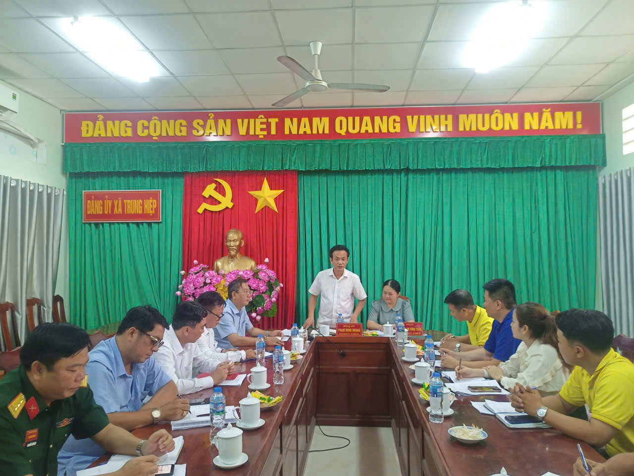 gen-h-Quang canh buoi lam viec.jpg