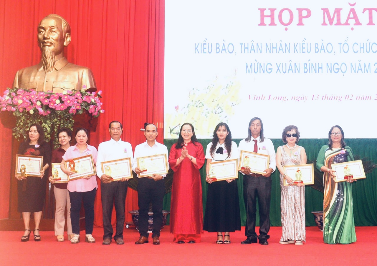 z7820000497186_57adaeccc0511befa4f2b2799e9dcc7d.jpg
